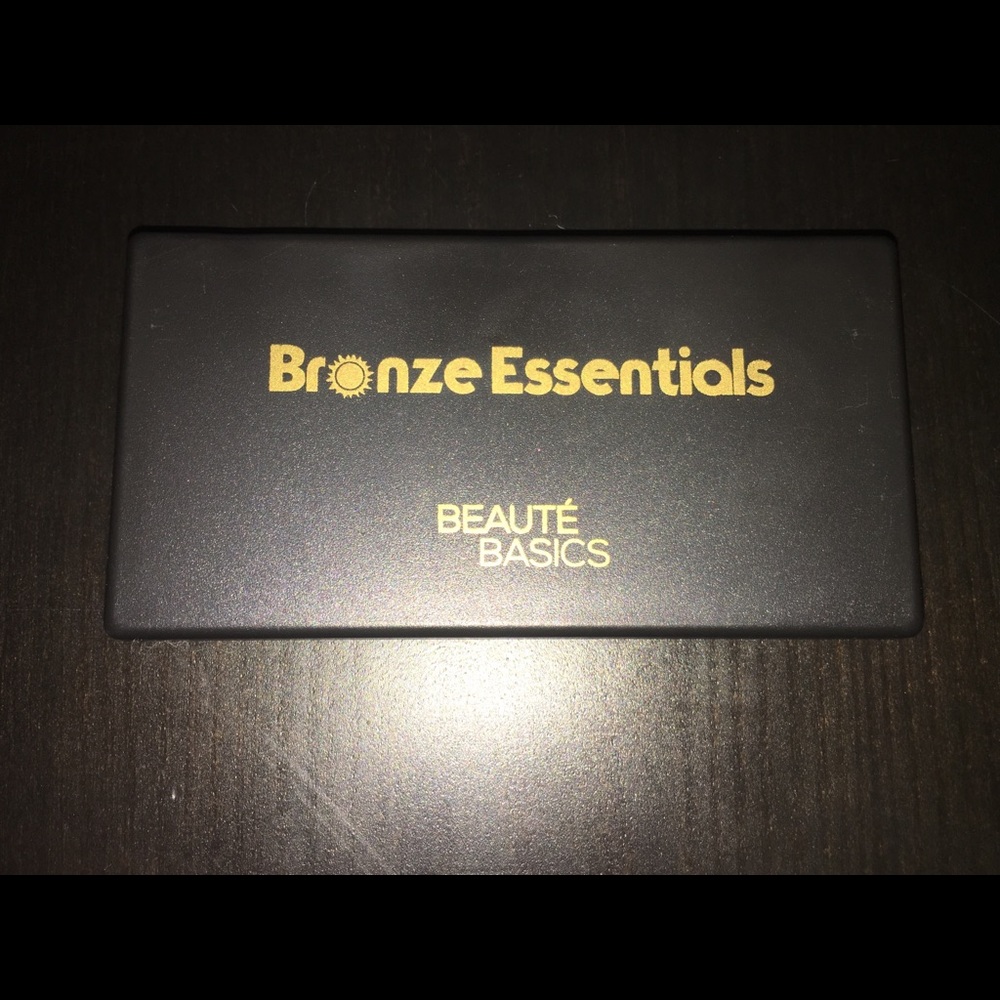 Bronze essentials bronzer
